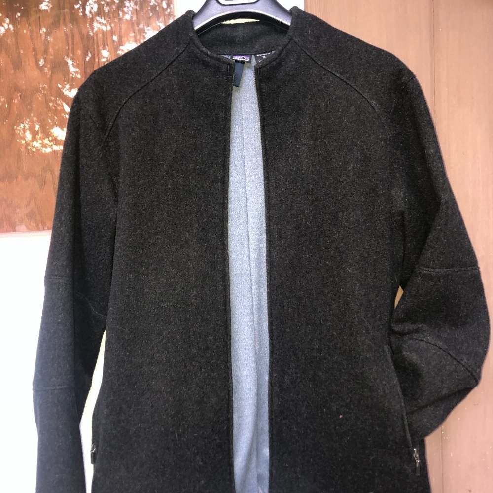 Patagonia wool jacket in charcoal